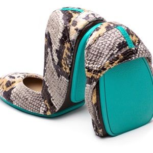 Sand Snake Tieks - size 8